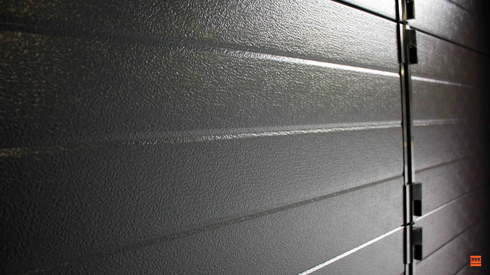 Détail de la texture d’un panneau de porte sectionnelle