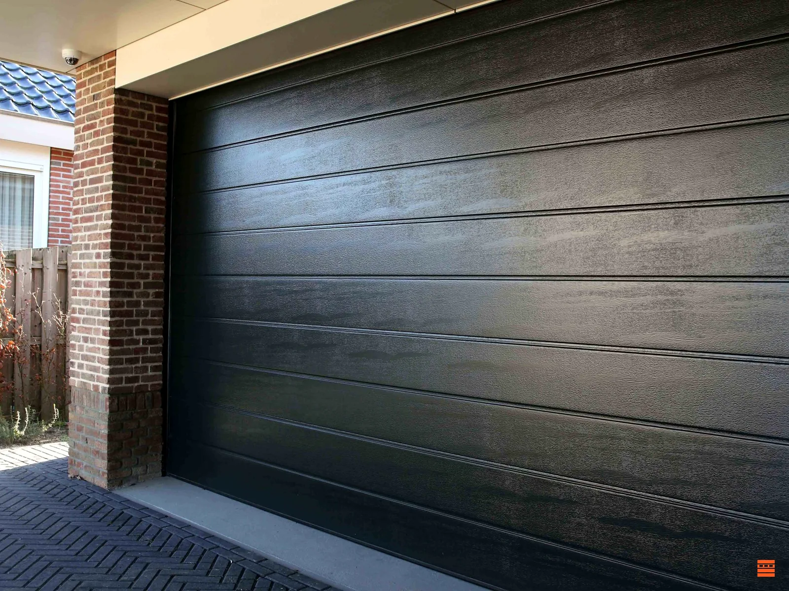 Porte de garage sectionnelle anthracite